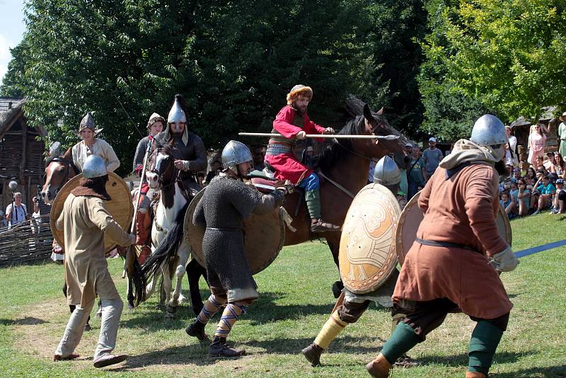 Bitva o Veligrad v Archeoskanzenu Modrá, srpen 2021.