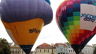Ze čtyř míst v Uherském Hradišti vzlétly horkovzdušné balony - Zlínský deník