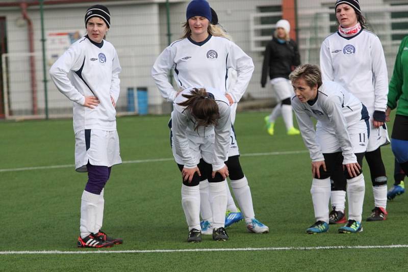 Fotbalistky Slovácka rakouského soupeře porazily těsně 2:1.