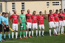 Fotbalisty Uherského Brodu (červené dresy) čekají v letní přípravě tři zápasy. 