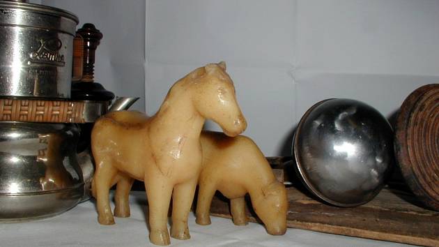 Nejstaršími hračkami v Muzeu Podhradí Buchlovice budou koník a kravička z polyamidu.