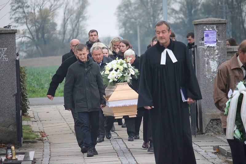 Pohřeb výjimečné hudebnice Jitky Šuranské na hřbitově v Babicích - 2. listopadu 2019