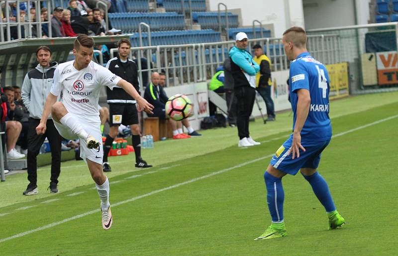 1. FC Slovácko - FC Slovan Liberec (v modrém)