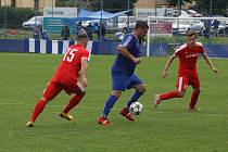 Fotbalisté Kunovic (v modrých dresech)  v 5. kole I. A třídy skupiny odlehli favorizovaným Osvětimanům 2:4.