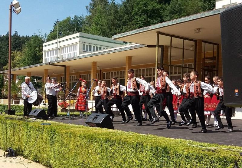  Z Kunovic si do luhačovických lázní si odskočily potěšit milovníky folkloru tři dětské soubory.