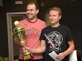 Prvenství ve Slovácké firemní tenisové lize obhájil tým Tradixu ve složení Radek Křen a Radim Straka.