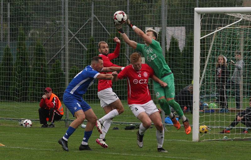 Fotbalisté Uherského Brodu (červené dresy) v 7. kole MSFL zdolali Frýdek-M9stek 2:1.