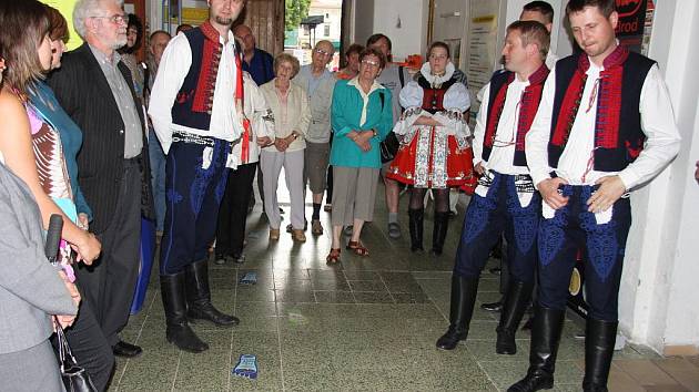 Výstavu fotografií Libora Velana doplnila hudebním doprovodem lidová hudba Bobkovníci 