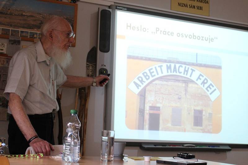 Na ZŠ UNESCO v Uherském Hradišti zavítal Thomas Graumann, který byl na počátku druhé světové války jedním ze zachráněných dětí před koncentračním táborem. 