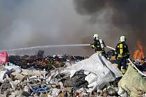 Požár skládky odpadu v Uherském Brodě - 13. 3. 2022