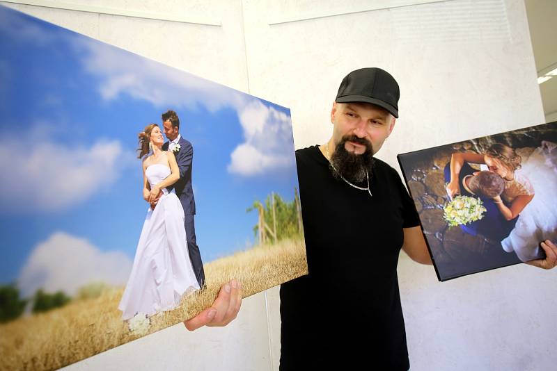 Výstava Svatební fotografie 4x jinak . Turistické centrum Velehrad.Na snímku Ludvík Daněk