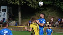 Fotbalisté Starého Města (žluté dresy) zdolali ve šlágru 4. kola I. B třídy sk. C domácí Ořechov 4:0.