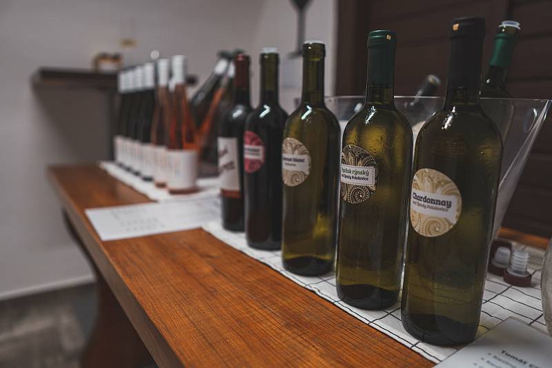 Vůně vína se v sobotu linula ze čtrnácti sklípků v Polešovicích.