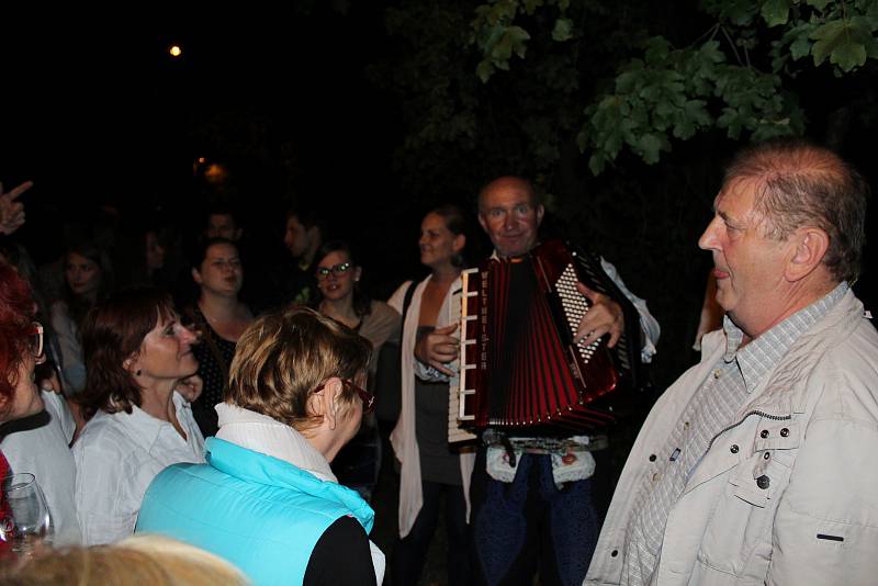 Ve Vinohradské ulici v sobotu večer obvykle vrcholí program Slováckých slavností vína v Uherském Hradišti.