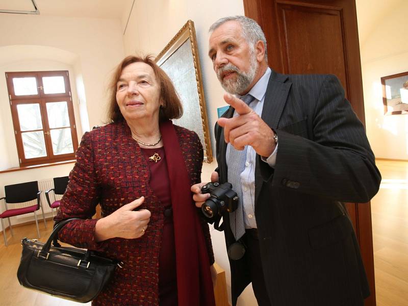 Velvyslanci Livie Klausová a Peter Weiss v galerii Joži Úprky v Uherské Hradišti.