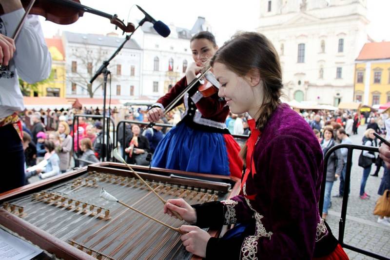 NA TRHU. Velikonoční jarmark v Hradišti, tradiční a hlavně otevřený všem.  