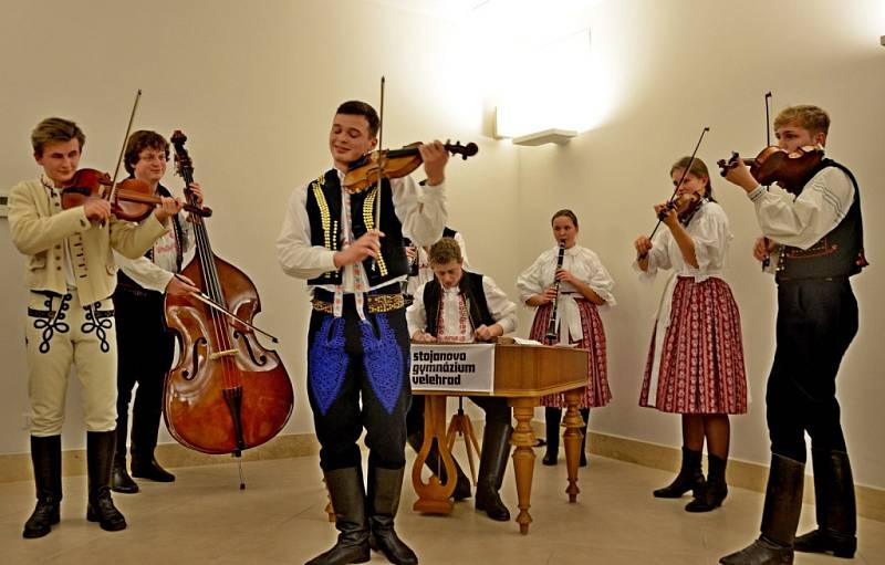 Cimbálová muzika Stojanova gymnázia Velehrad byla u papeže.