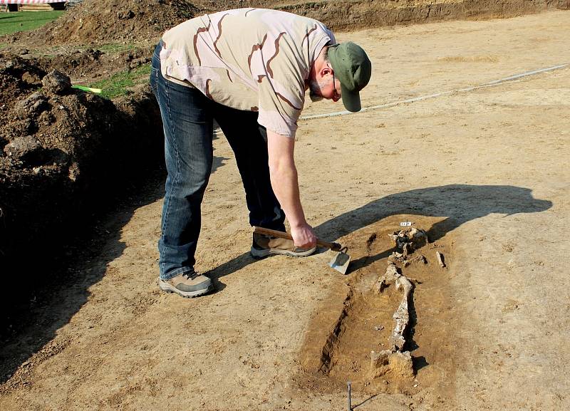 Před zahájením výkopových prací pro klenotnici Velké Moravy ve skanzenu Modrá bylo třeba provést záchranný archeologický výzkum.