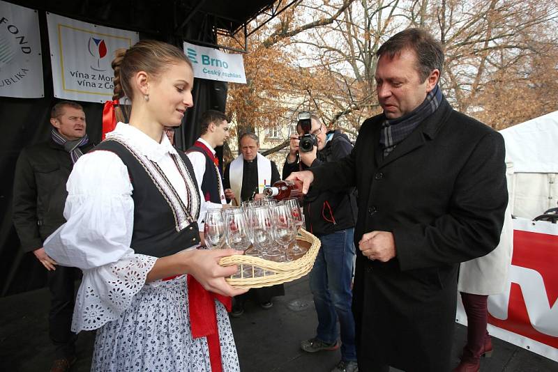 Žehnání svatomartinského vína 2016 na Masarykově náměstí v Uherském Hradišti