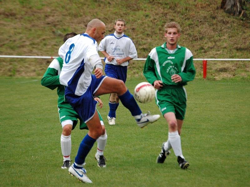 V hodovém derby mezi fotbalisty Jalubí (v bílém) a Kudlovic branka nepadla, takže mohli být spokojeni ti soutěžící, kteří ve Fortuna lize tipovali na třetím řádku nulu. 