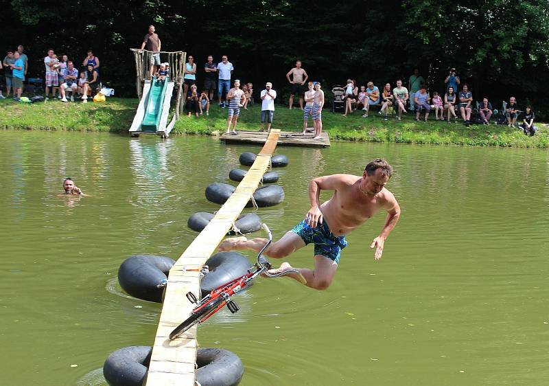 Na 19. ročníku neckyády za Salaší nebyla o dobrou zábavu nouze.