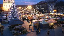 Vánoční trh na náměstí v Uherském Hradišti. Ilustrační foto