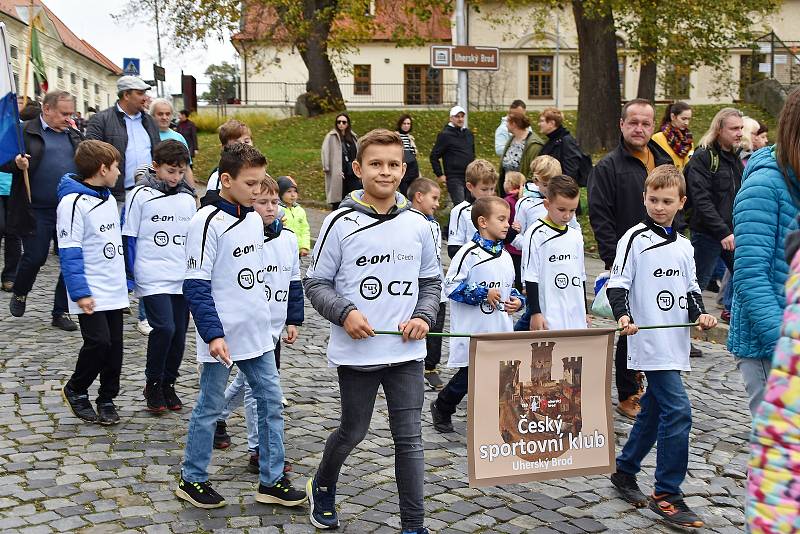 Historický průvod Broďanů a zástupců Přemyslovských měst prošel Uherským Brodem v sobotu 29. října odpoledne. Byl to jeden z vrcholů oslav 750 let od povýšení Uherského Brodu na královské město králem Přemyslem Otakarem II.