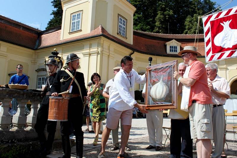 Česnekem bylo provoněn nejen areál buchlovického zámku, ale i městečko Buchlovice. Ani milovníci zpěvu a hudby nepřišli zkrátka.