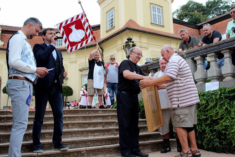 Festival česneku v Buchlovicích si nenechalo ujít pět tisíc lidí