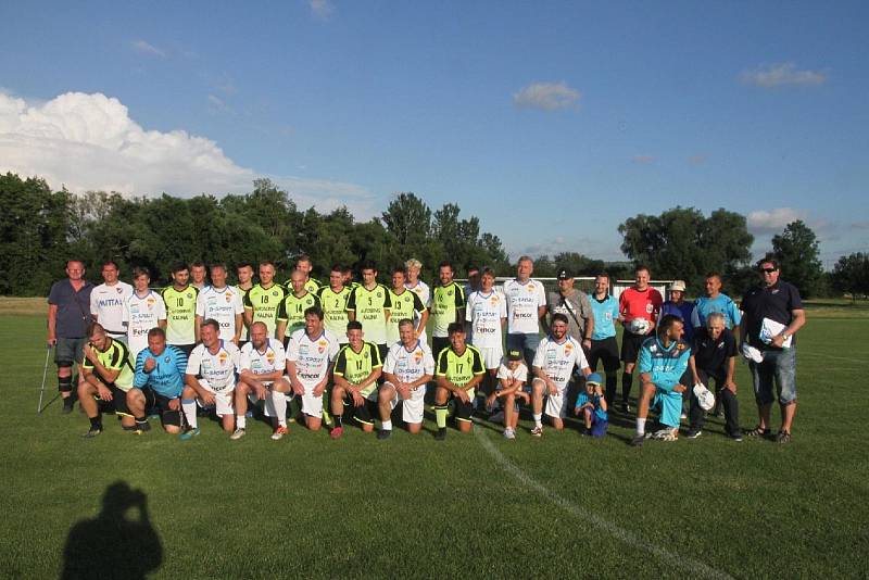 Fotbalisté Huštěnovic oslavili výročí devadesáti let nejen zápasem se starou gardou Baníku Ostrava.