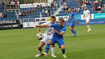 Fotbalisté Slovácka (bílé dresy) v 5. kole FORTUNA:LIGY vyzvali Slovan Liberec.