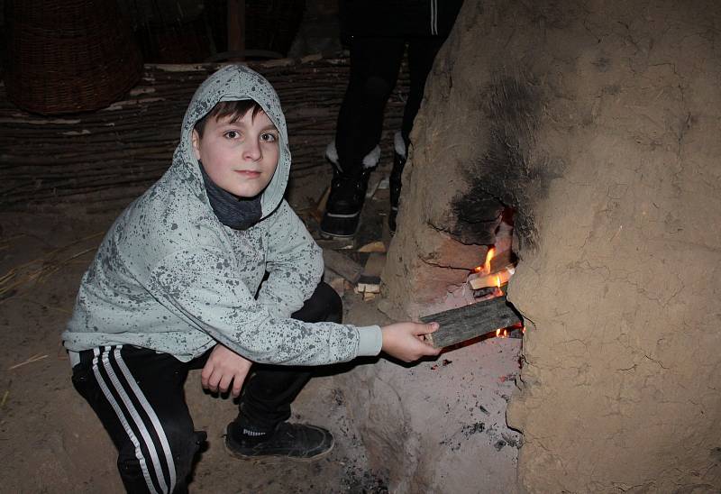 Chýše starých Slovanů provoněla už poosmnácté jídla skautských kuchtíků a kuchtiček.