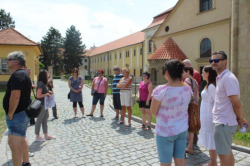 Víkend otevřených klášterních zahrad na Velehradě přilákal k jejich prohlídce širokou veřejnost.