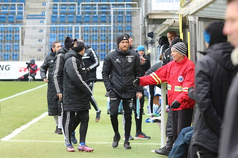 Fotbalisté Slovácka (bílé dresy) se ve 27. kole FORTUNA:LIGY utkali se Sigmou Olomouc.