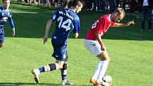 Fotbalisté Uherského Brodu (v červených dresech) podlehli v 10. kole MSFL vedoucí Líšni 0:4.