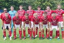 Fotbalisté Uherského Brodu (červené dresy) v přípravném zápase přehráli domácí Vsetín 4:1.