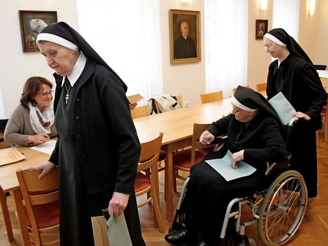 Řeholnice uplatnily svůj hlas v budově Charitního domu Kongregace sester sv. Cyrila a Metoděje. 
