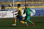 Sobotní utkání na Širůchu, kde se utkali fotbalisté domácího Starého Města (žluté dresy) s Ořechovem, skončil remízou 2:2.