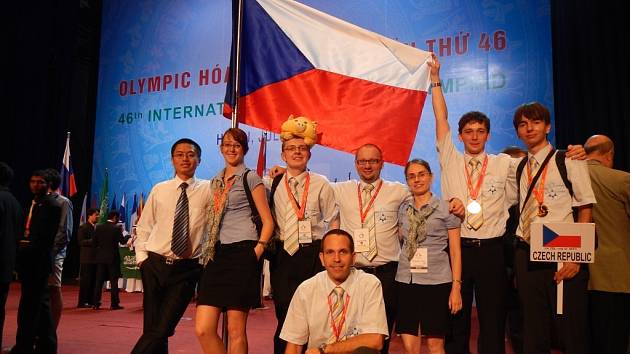 Český tým z chemické olympiády ve vietnamské Hanoji přivezl již pošesté v řadě čtyři medaile.