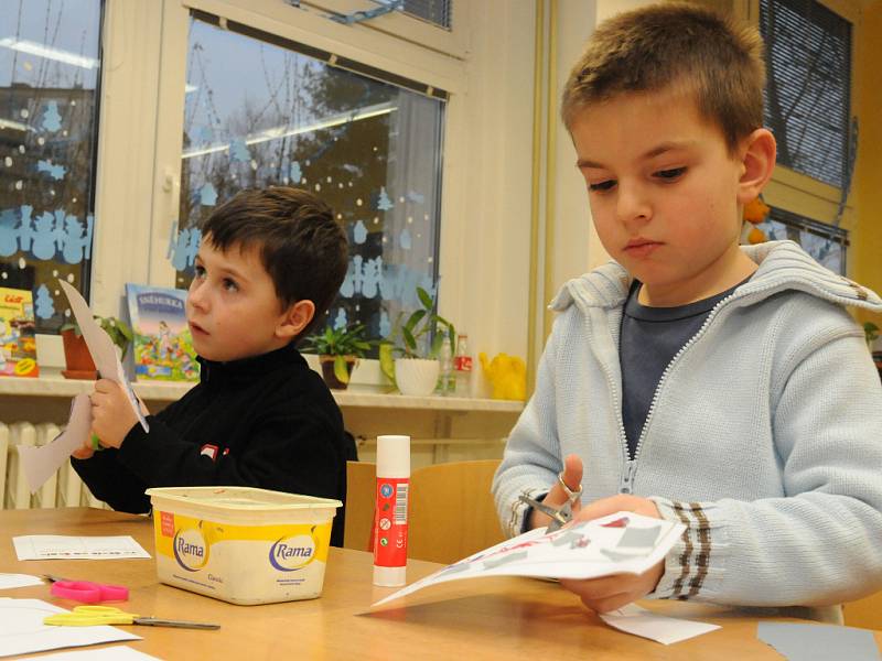 Pro budoucí předškoláky připravili dílničky na základní škole Za Alejí v Uh. Hradišti