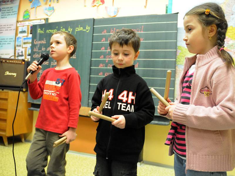 Pro budoucí předškoláky připravili dílničky na základní škole Za Alejí v Uh. Hradišti