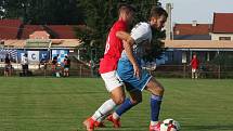 Fotbalisté Uherského Brodu (červené dresy) porazili v 1. kole MOL Cupu Viktorii Otrokovice 2:1 po prodloužení.