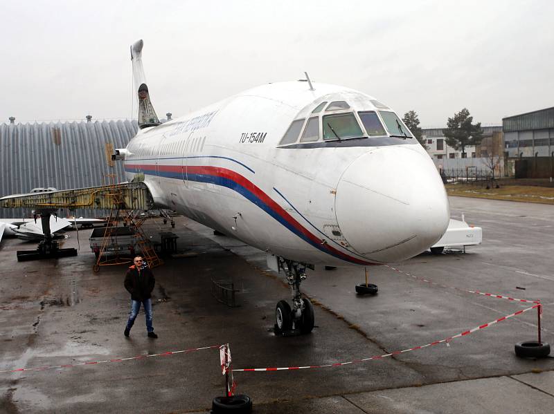 Restaurování letadla TU-154 M v leteckém muzeu v Kunovicích.