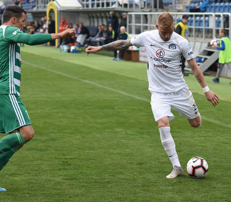 Fotbalisté Slovácka (v bílých dresech) remizovali s pražskými Bohemians 1905