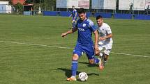 Fotbalisté Slovácka B (bílé dresy) v 6. kole MSFL podlehli Uničovu 1:2.