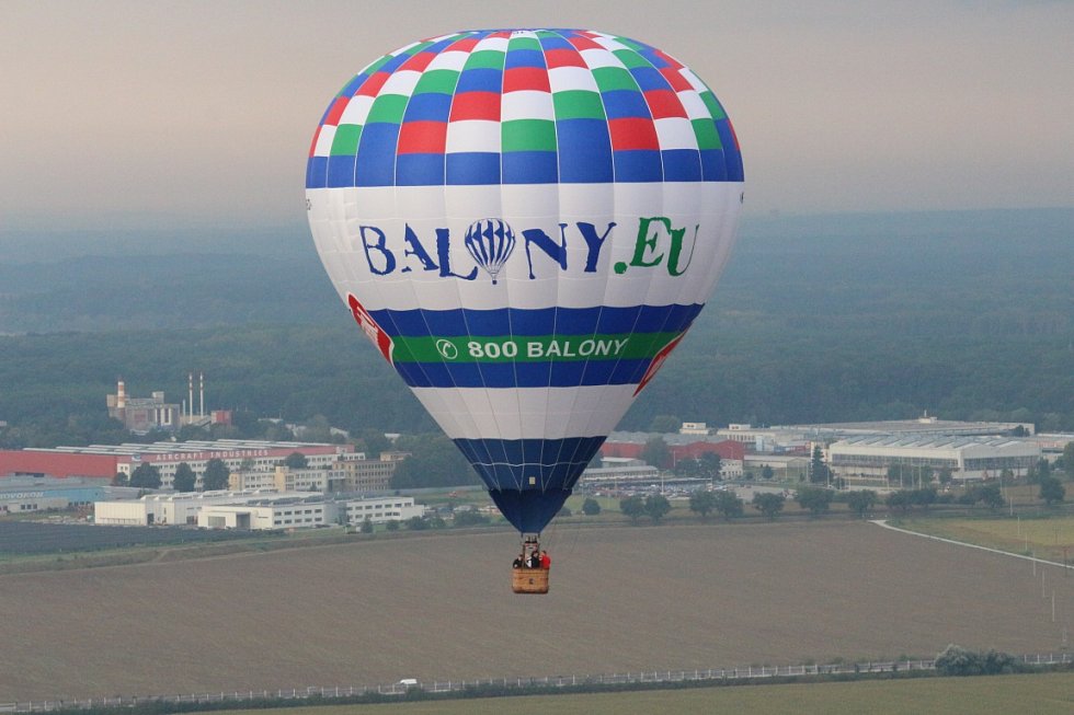 Zlínský deník | Start horkovzdušných balonů z Masarykova náměstí v Uh.  Hradišti | fotogalerie