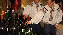 Na 350 vzorků vín s výrazným zastoupením těch s vysokým přívlastkem, měli možnost v neděli 4. dubna ochutnat návštěvníci 37. ročníku výstavy vín ve Vlčnově.