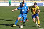 Sobotní utkání na Širůchu, kde se utkali fotbalisté domácího Starého Města (žluté dresy) s Ořechovem, skončil remízou 2:2.