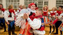 Krojový ples ve Vlčnově seznámil lidi s letošním králem a jeho družinou
