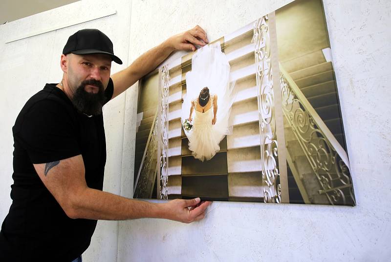 Výstava Svatební fotografie 4x jinak . Turistické centrum Velehrad. Na snímku Ludvík Daněk